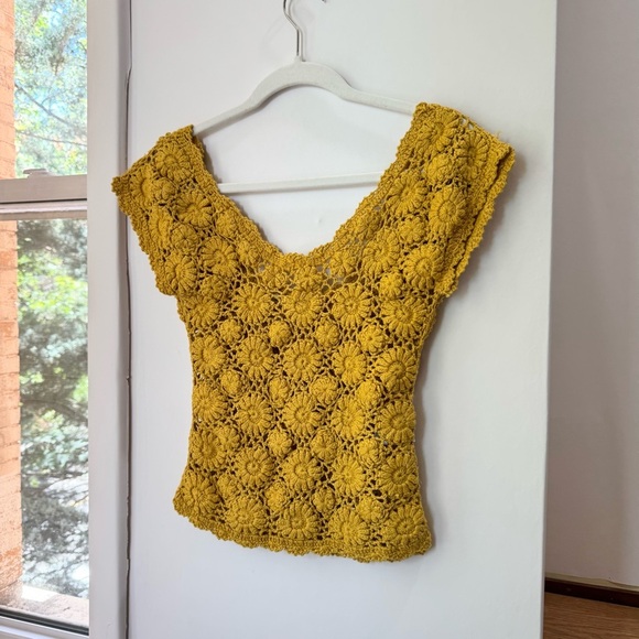 New Free People We The Free Crochet Knit Floral Yellow Top Alicia Sweater XS - Picture 1 of 11